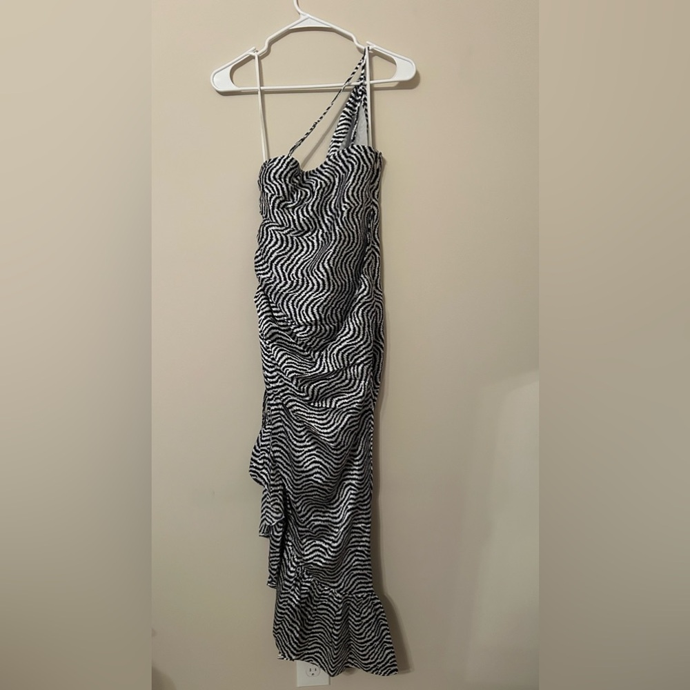 Cinq A Sept One Shoulder Asymmetric Ruffle Hem Silk Dress Size 2 Navy/Ivory NWT - Picture 6 of 12